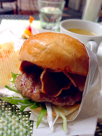 バーガー食うならココでしょっ!‼︎ バーガー食うならココでしょっ!‼︎