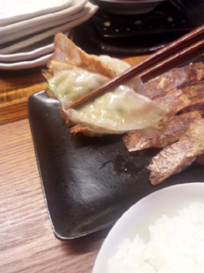一口餃子のブー屋篇