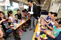 「おれんじカフェ」運行始まる　肥薩おれんじ鉄道 2013/08/19 10:00:00