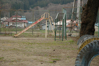 学校存続へ甘い誘惑 奄美大島・宇検村